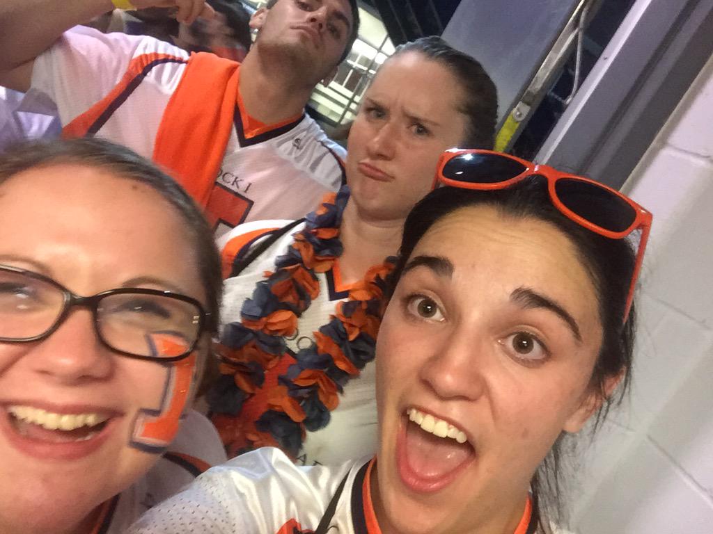 melissag1010's tweet photo. #RainDelaySelfie @IllinoisBlockI http://t.co/bD9MaL3MEO