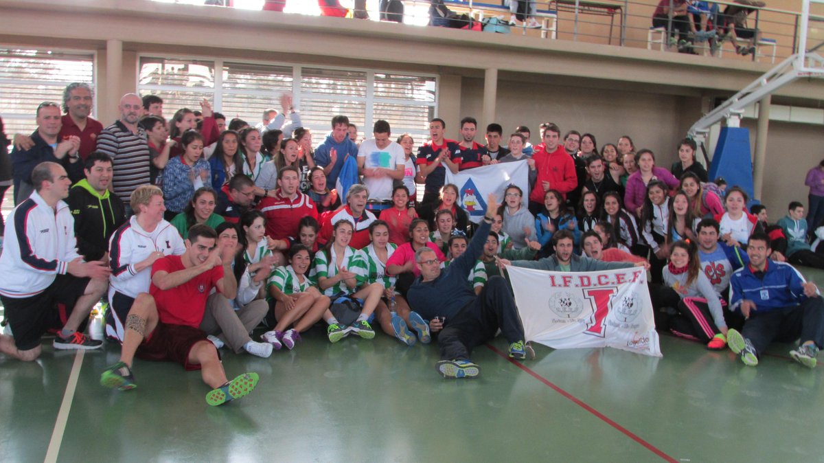 JuarOK's tweet photo. Imagenes de lo que fue la ultima jornada de los Juegos Universitarios 2015 http://t.co/bLB9NAV8P6