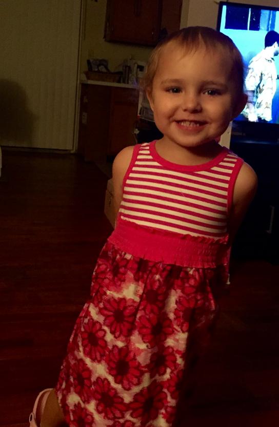 Freedofmovement's tweet photo. Perfect girl in her pretty dress. http://t.co/TXSFs7vW7q
