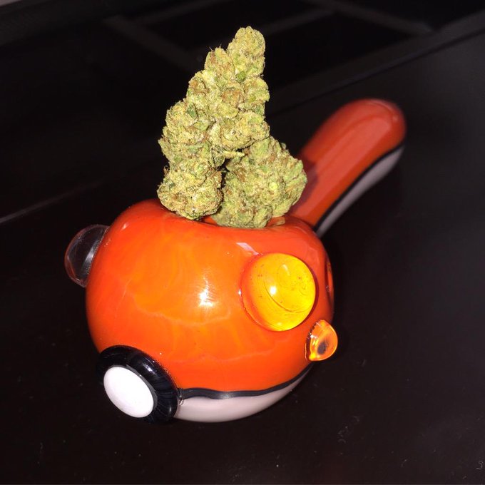 Galaxy OG 👾 in my Pokemon pipe http://t.co/BrirUbH0eN<a href="/tag/selfie"class="tags"><span>#selfie</span></a>