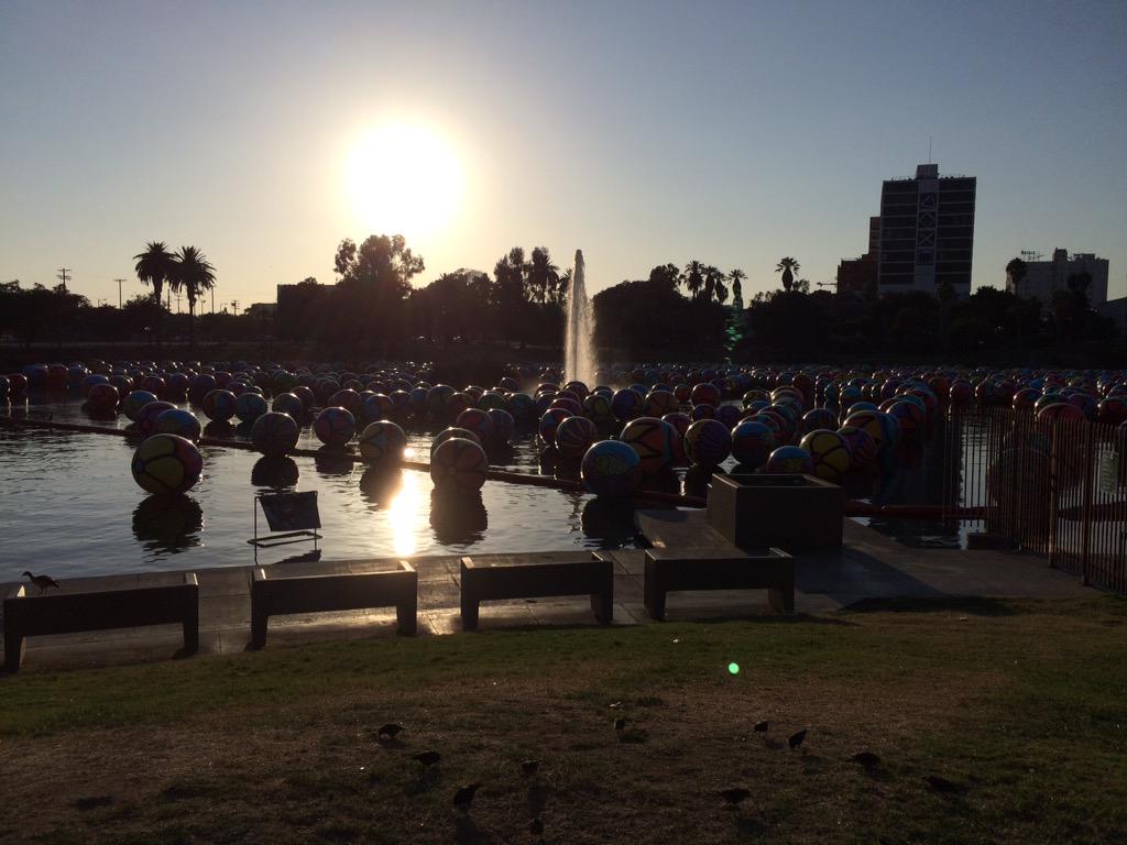 VanQuin2's tweet image. #MSWCommunity Back to #MacArthurPark You can&apos;t know a community just between 8am &amp;amp; 5pm.