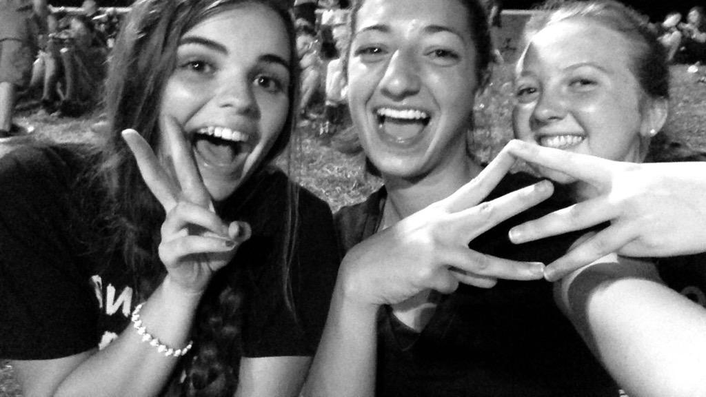 snakemeatband's tweet photo. @SnakeMeatFanz AT A FOOTBALL GAME WBY http://t.co/FhJ9xP74wb