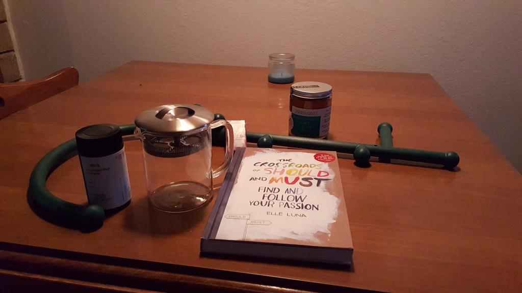 burnsboy22's tweet photo. Thanks for the awesome goodies @tferriss  love the rishi simple brew #tim09 #quarterly http://t.co/AqSYKQz1vq