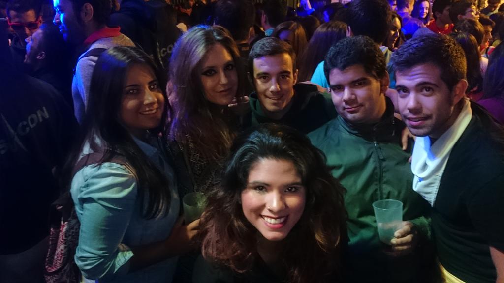 R7Milan's tweet photo. Pues muy buena noche en #MedinadelCampo como me tratan en siempre en este pueblo @IsraMedi @DavidFdezVelas y compañía http://t.co/40u2G1FdMI