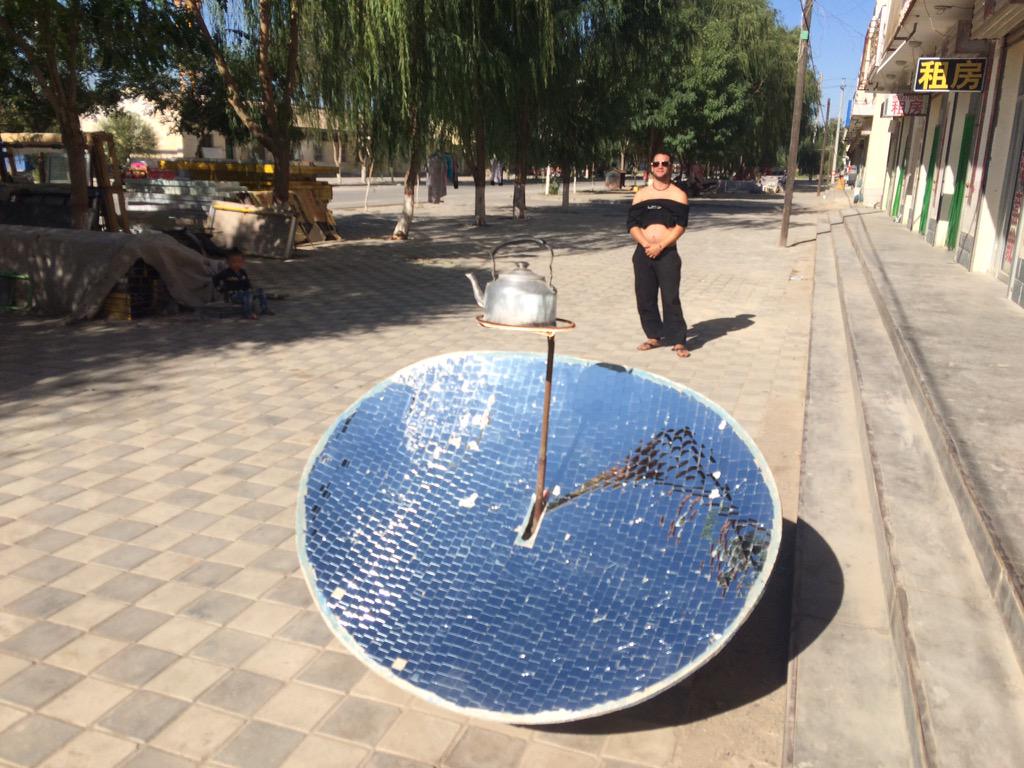 LudwigMerz's tweet image. The Pilgreens explore other forms of using solar power and how to survive the cold in Russia. #MakingTea #Sun #China