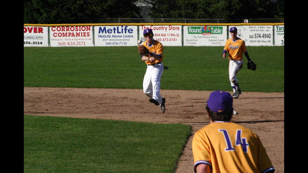 J_Craig02's tweet photo. Happy birthday @Gbert191 Do big things this year. You got a team to lead. Lol only pic I have with you in it http://t.co/jAcnDuQM3k