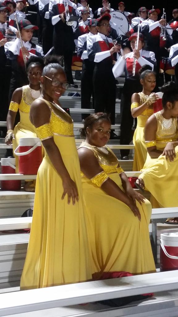 ManorBndBoostrs's tweet image. Beautiful @ManorColorGuard ladies! #ManorISD