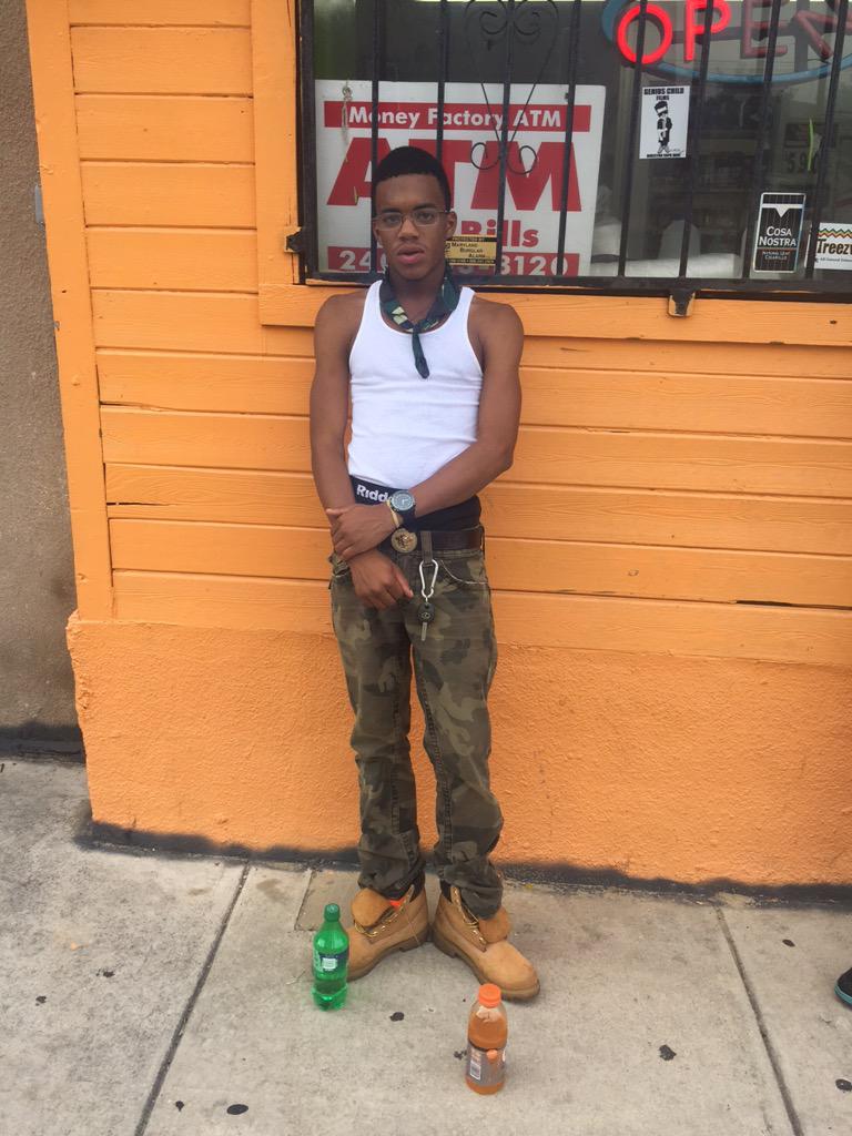 Lennyburl800's tweet photo. #SouljaLife #FreeBronsonBoo #fmgshit‼️‼️💀 http://t.co/p66YDPWrfg