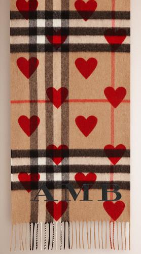 4FashionAdvice's tweet photo. Personalize a status symbol! http://t.co/xKf0GRrLbh #Burberryscarf #burberry #scarfbar #accessories #statussymbol http://t.co/Cw6lRkSdXz