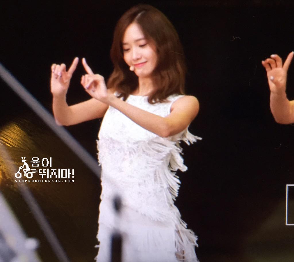 [PIC][05-09-2015]Hình ảnh mới nhất từ "DMC Festival KPOP Super Concert" của SNSD và MC YulTi COH8bB2UkAA7NqG