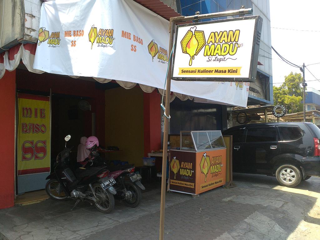 ayamsilegit's tweet image. Silegit udah buka nih, daging ayam pilihan diolah dengan rempah-rempah dan madu asli, pertama di Kota Garut, cobain..