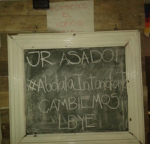 florperaltavitt's tweet photo. Asado con @JRLaboulaye con @AbdalaCesar2015 #20deSeptiembre #AbdalaIntendente #CambiemosLaboulaye http://t.co/cgiCsSBESB