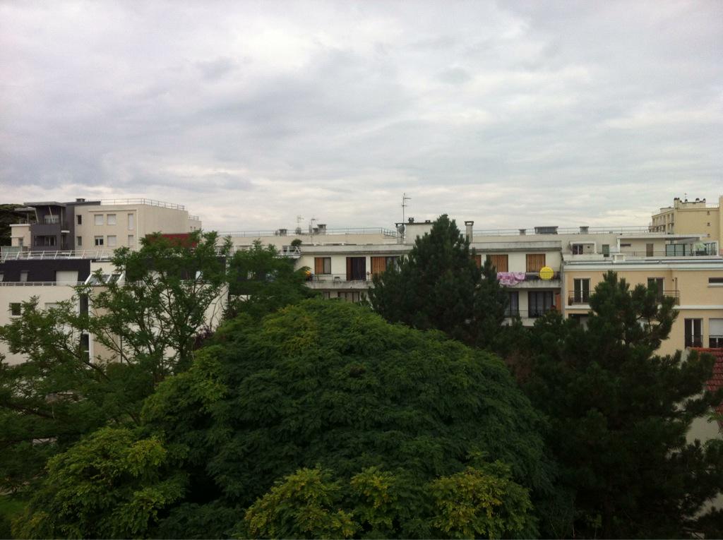 a2lyne73's tweet photo. @FLORIAN_QVEMF3 quelle chance ici Paris et sa grisaille!!! http://t.co/TMroKfNx3f