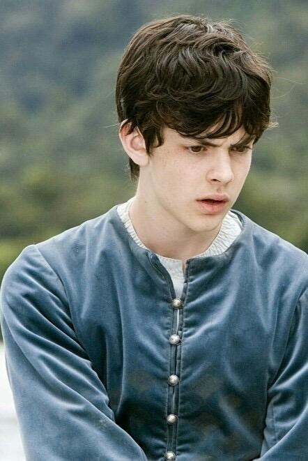 HAPPY BIRTHDAY SKANDAR KEYNES !! I love you so much and I hope you have a fab day     