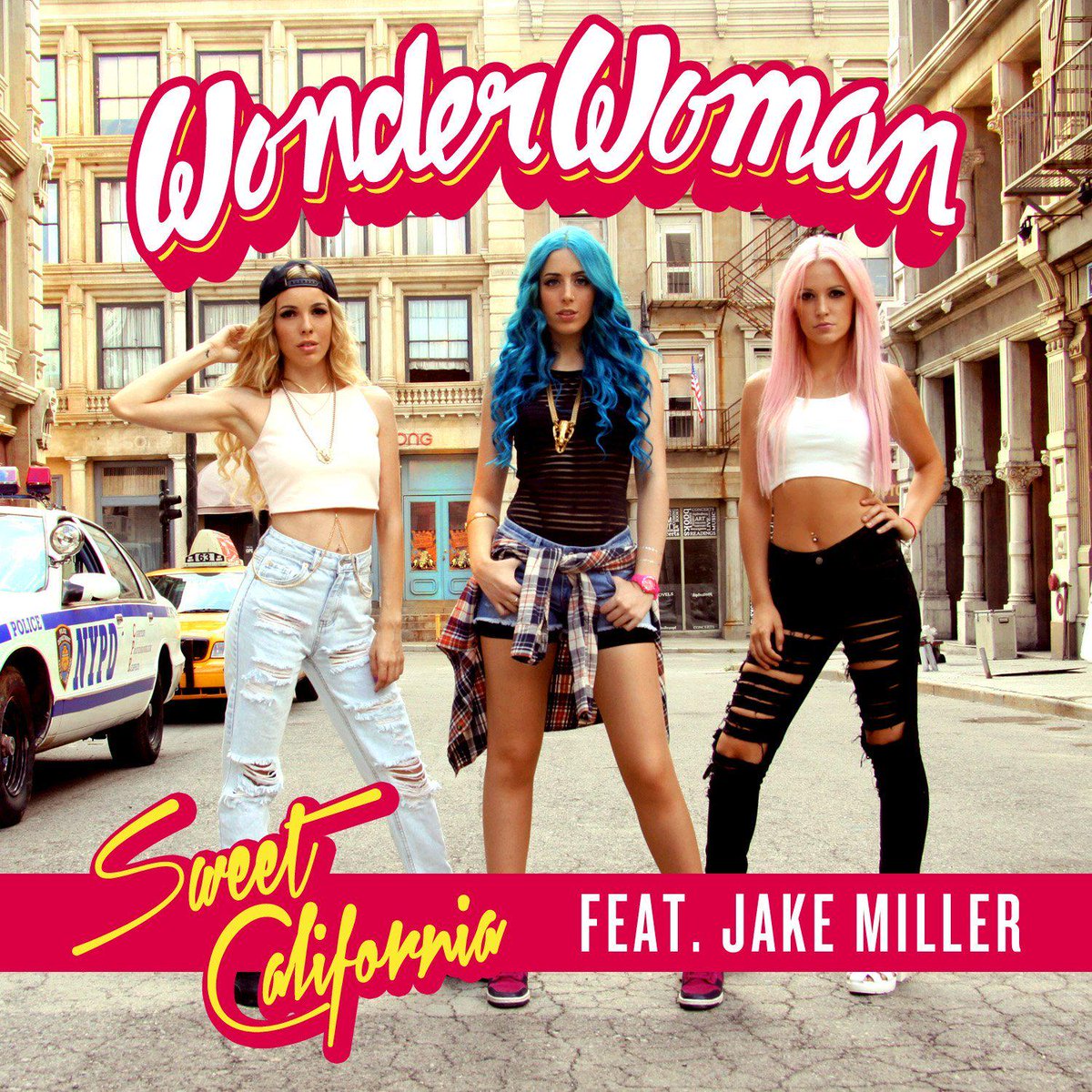 MegaStarFM's tweet photo. Gran sábado con @Sergioblazquez_ y sus 18 temazos sin parar ahora te pincha a @SWTCalifornia y su #Wonderwoman http://t.co/A3dUOZqROA