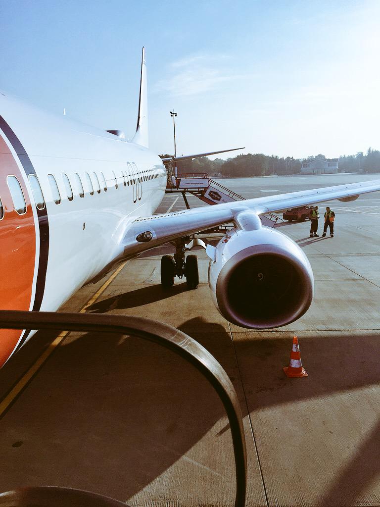 AdamWIM's tweet photo. No rest for the wicked 🇵🇱⚽️✈️🇬🇧 #Home / Big week ahead 👉🏼 London-Birmingham-Belgium-Reading-Brighton @WorldinMotion_ http://t.co/2Tk4YsG1kl