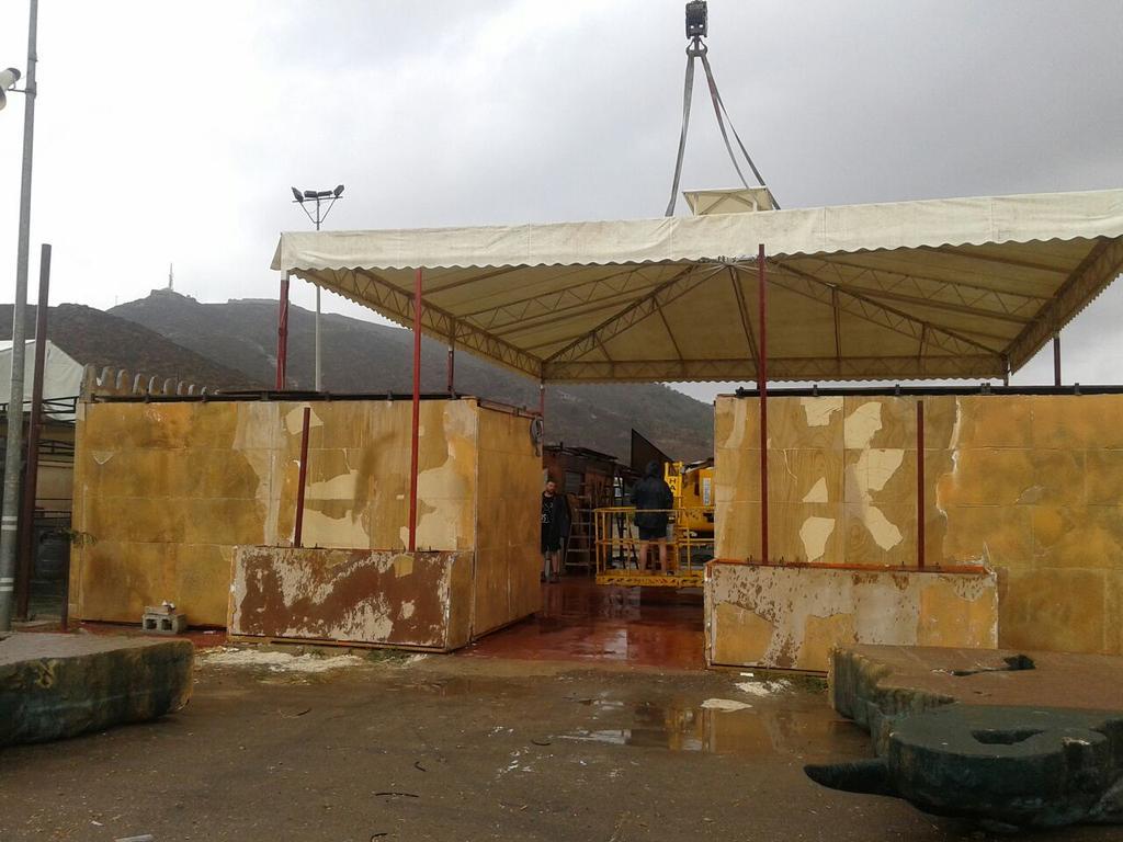TropasdeAnibal's tweet photo. No importa que llueva... nuestro campamento sigue hacia delante! #Carthaginesesyromanos2015 http://t.co/oPpP7GQ7Dt