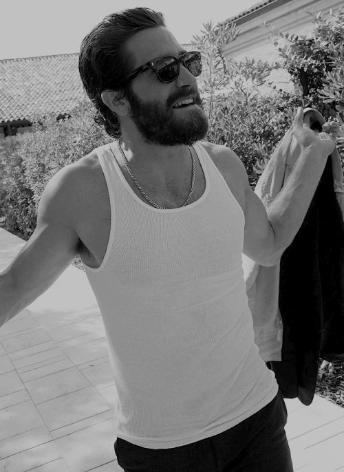 oldmanriversoul's tweet photo. jake gyllenhaal x venice film festival

2005 → 2015 http://t.co/0GkNuXEYhC