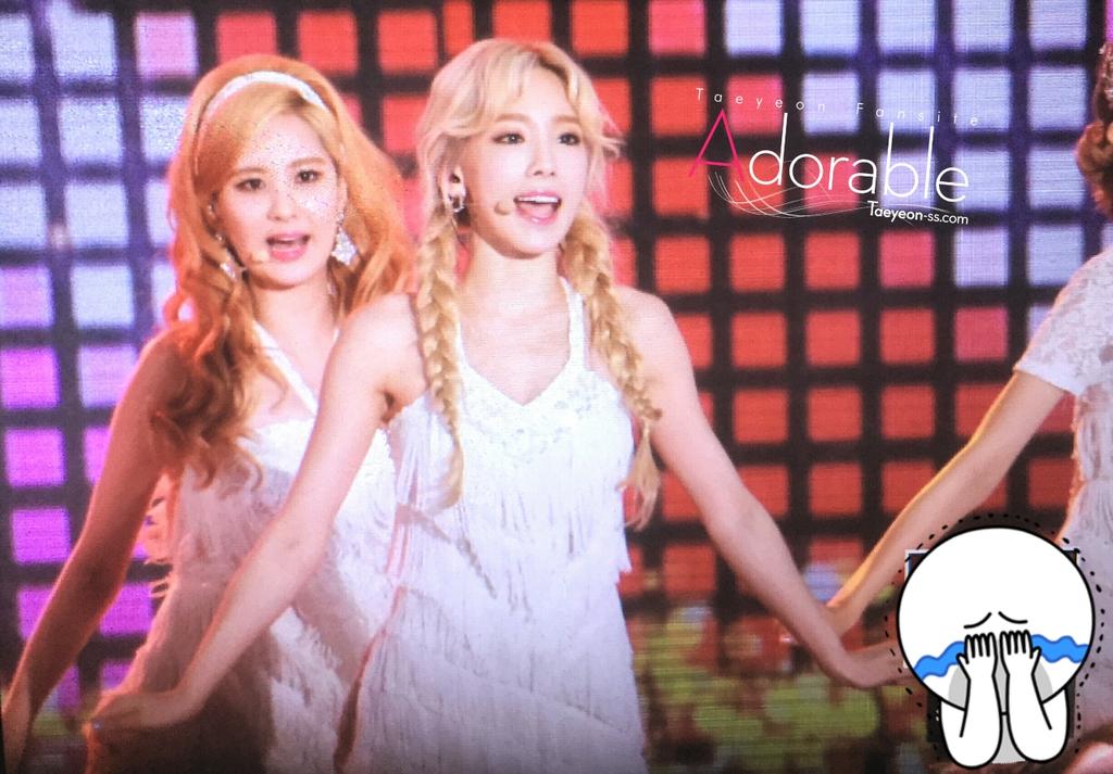 [PIC][05-09-2015]Hình ảnh mới nhất từ "DMC Festival KPOP Super Concert" của SNSD và MC YulTi COI_7JrVAAA9kr0