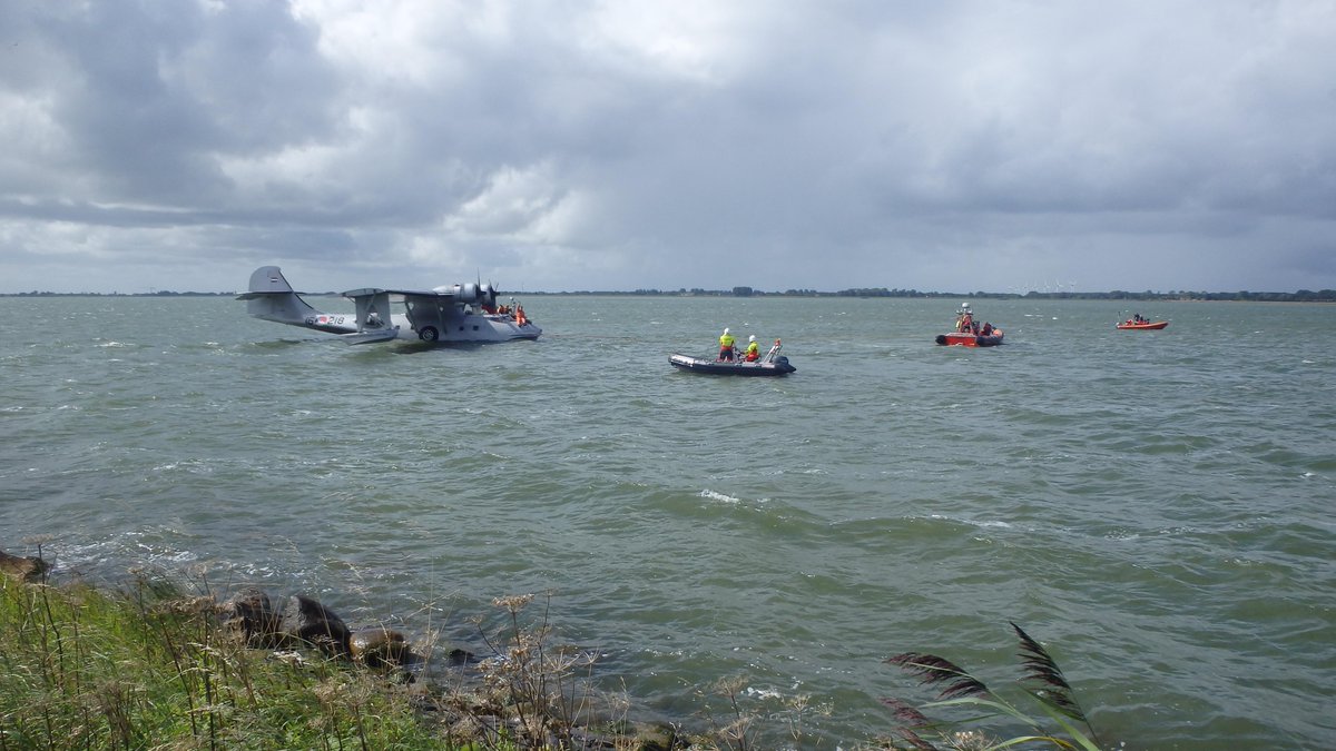 Vandaag zijn wij aanwezig bij het evenement <a href="/FlyingHoorn/">Flying Hoorn</a>. Spectaculair watervliegtuig! #Reddingsbrigade #Hoorn