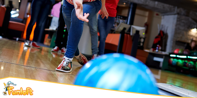 Funloft's tweet photo. Arkadaşlarınla eğlenirken aynı zamanda rekabet de edebileceğin Bowling Funloft’ta seni bekliyor! http://t.co/fXL1eRaKub