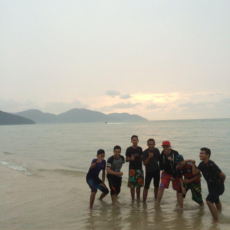 iamaimanafif's tweet photo. Pipipineng ☺ #ALbrothers http://t.co/gP5v14K0LO