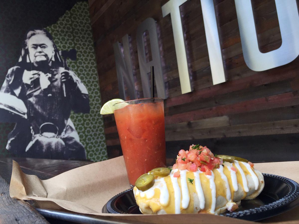 CommanderNBeef's tweet image. Our #breakfastburrito &amp;amp; #bloodycarrie is #carrienation approved #bottomlessbrunch #hashtagonhashtag @NationPendleton
