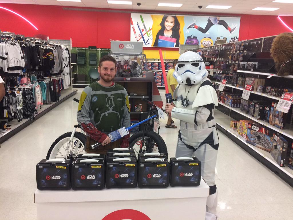 ENolin's tweet photo. T2520 Starwars event! Lots of fun!! @BeckyHasik @meaganc4target @JenniferTGT #SharetheForceSaturday http://t.co/LS4haOlDSR