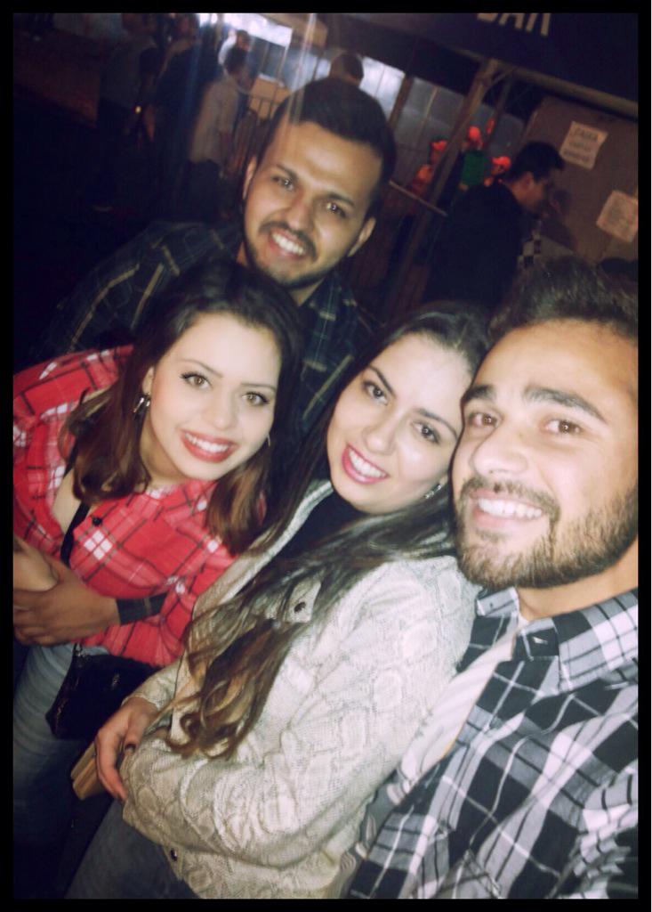 Jessica_c_rosso's tweet photo. @HeJOficial #saojose #deontem #bomdemais #tim #ingressoaproveitado @FeehSantosTim http://t.co/KeeVBw3cOQ