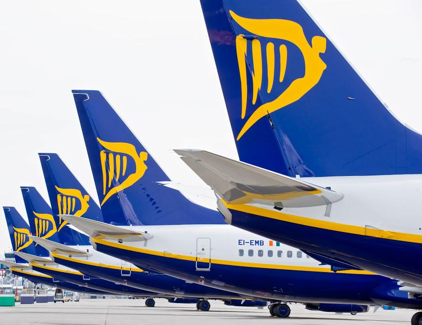 FaxServiceBot's tweet image. Ryanair: Fact of the Week: Every 45 seconds a Ryanair Boeing 737-800 takes off #Ryanair30