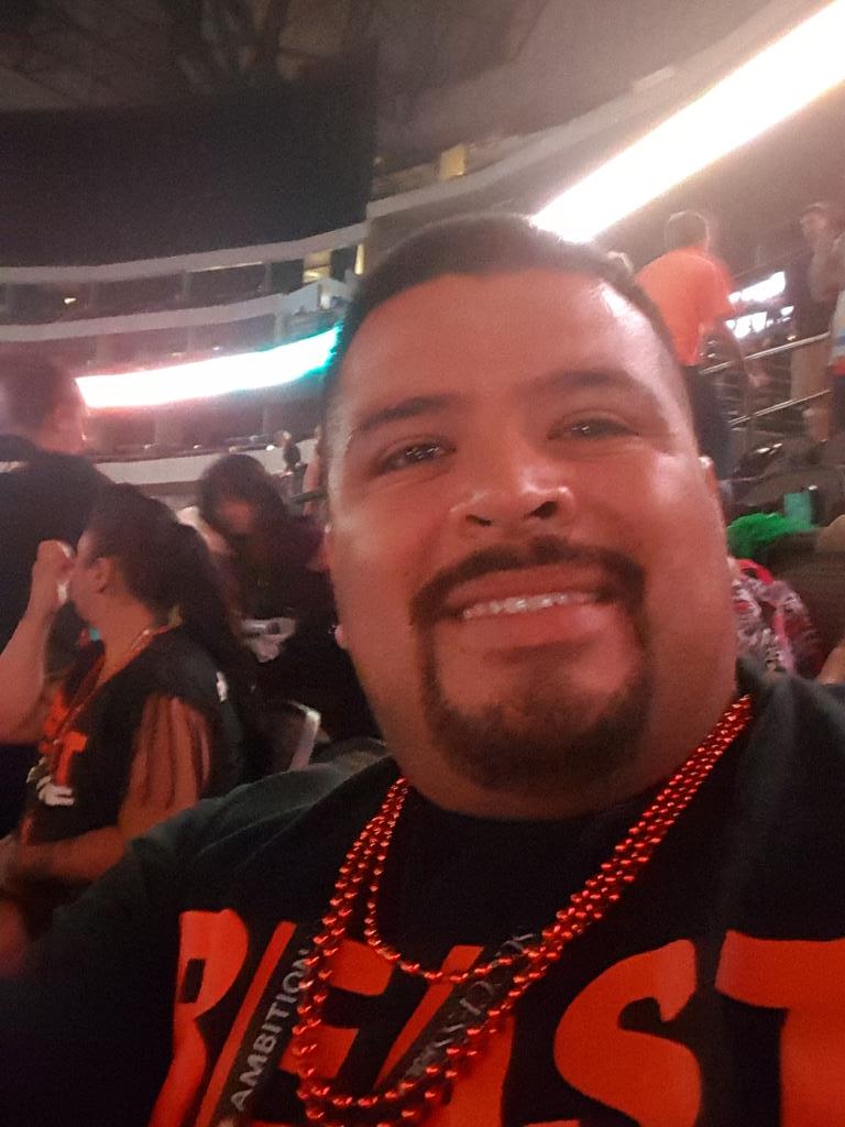 209devildog's tweet photo. CALIFORNIA IS IN THE HOUSE!! #ambition15 http://t.co/85VGLEf3Ka