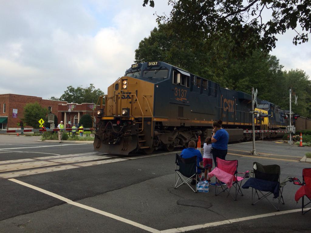 duanepett's tweet photo. @MatthewsAliveNC  I hope a train doesn't come during the parade. http://t.co/bMXALxct59
