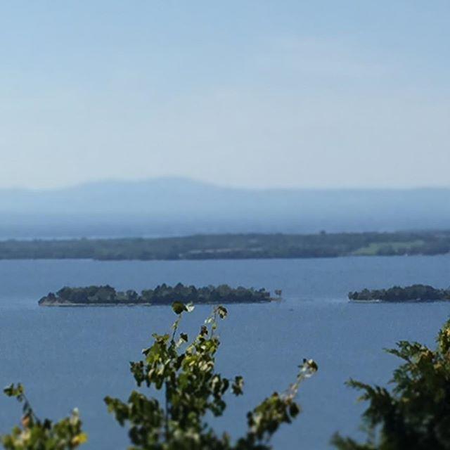 armahimsa's tweet photo. From #hoytlookout on #eaglemountain #lclt #milton http://t.co/DQzrq3srrq http://t.co/2SyXdpkSkb