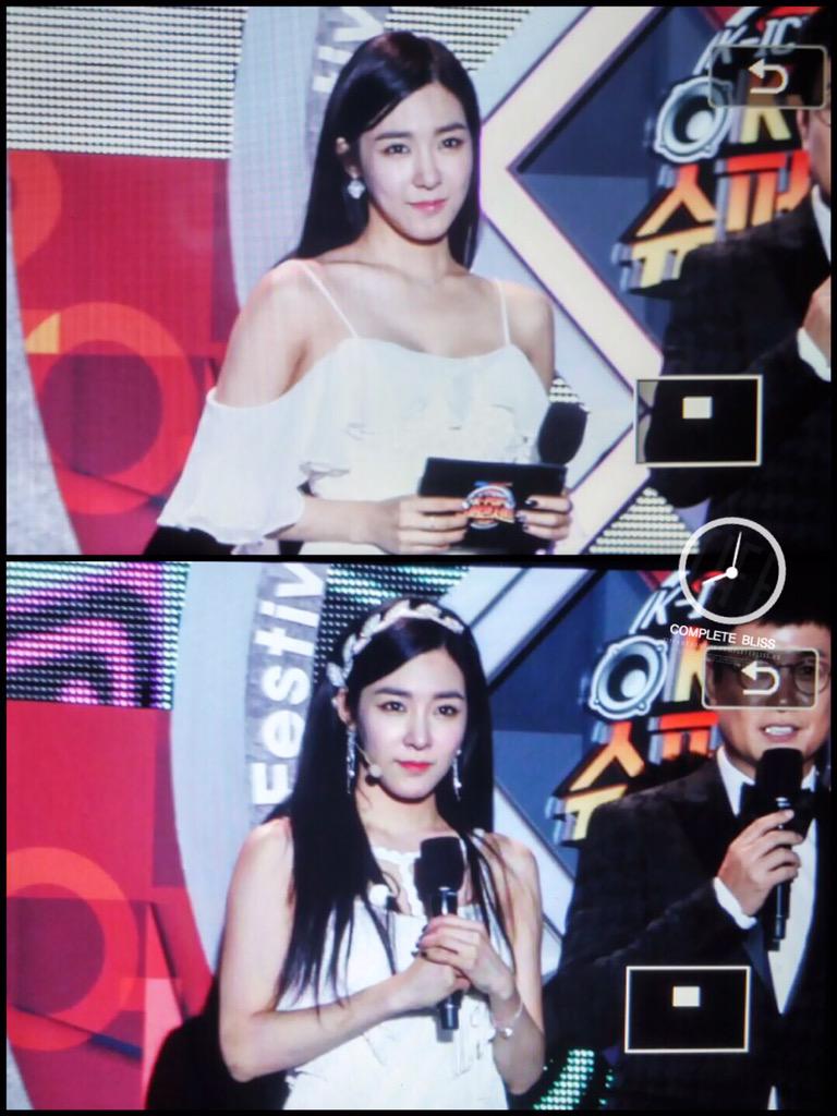 [PIC][05-09-2015]Hình ảnh mới nhất từ "DMC Festival KPOP Super Concert" của SNSD và MC YulTi COJMiNXVAAEtZ6P