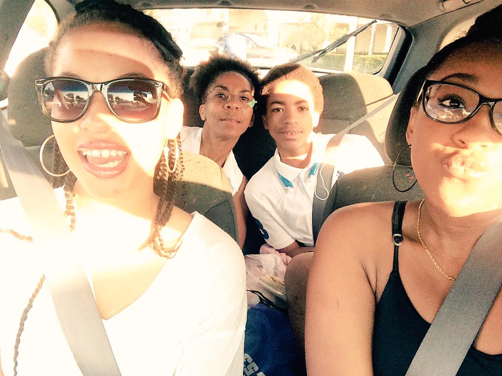 Marielduhh's tweet photo. But first lemme take a selfie #beforeweleft #orlandobound #HolyLandExperience http://t.co/dIzPl4ycOV