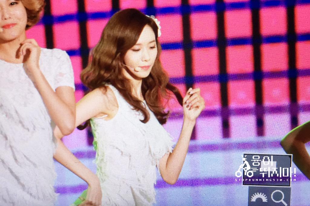 [PIC][05-09-2015]Hình ảnh mới nhất từ "DMC Festival KPOP Super Concert" của SNSD và MC YulTi COJPD1rUkAAEpXB