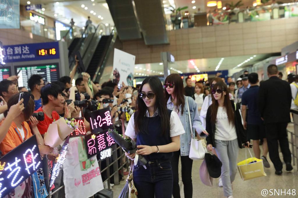 요즘 중국에서 제일 인기많은 여아이돌.jpg | 인스티즈