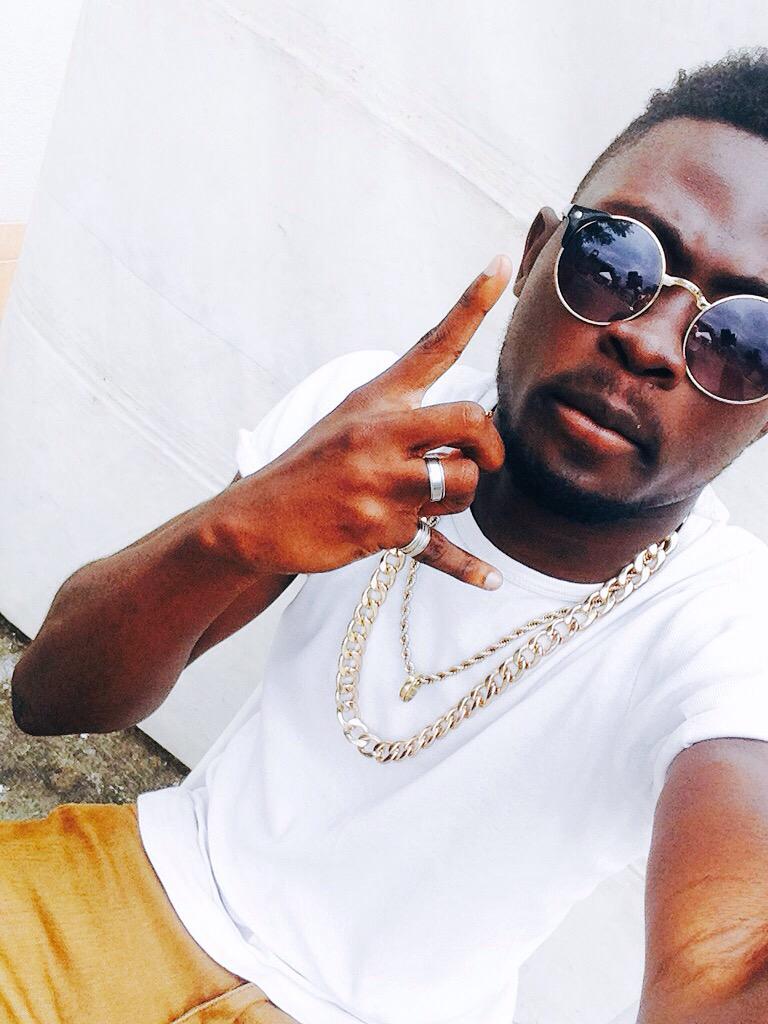 YungKingOff's tweet image. Dans les Loges, Prestation au Festival des Grillades Tout a l'heure. #TheRapstar #YOLO #ThanksLord #FDG