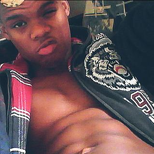 rxnald_tt's tweet photo. #MeBeingFly #Me #Ayo #flawless #FollowNetwork #followforfollow #cutekidsclub #cuteness #sexyboy #ronaldramashi http://t.co/AXoabEpaz3