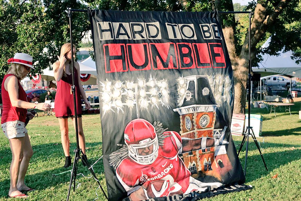 ArkRazorbacks's tweet photo. 'Oh Lord' it's hard to be humble from Delta Delta Delta is our banner contest winner! #SECNation http://t.co/1d5goxn4pD