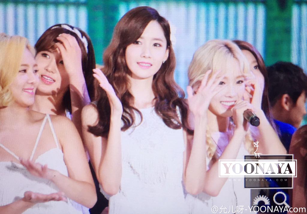 [PIC][05-09-2015]Hình ảnh mới nhất từ "DMC Festival KPOP Super Concert" của SNSD và MC YulTi COJYon1UAAAbcXz