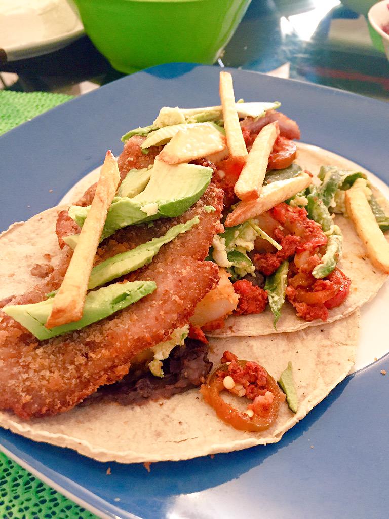 Alejandro Mondragón on Twitter: "Tacos placeros: milanesa ...
