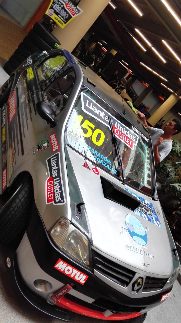 Cumpliendo con nuestro patrocinio de embellecimiento con el 150 xtreme Wax Co Mobile Auto Detailing <a href="/Renault_Co/">Renault Colombia</a>