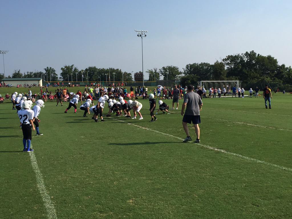 BransonFootball's tweet photo. Youth jamboree for grades 4-6. Go Pirates!  #PiratePride http://t.co/zIAD9if1ly