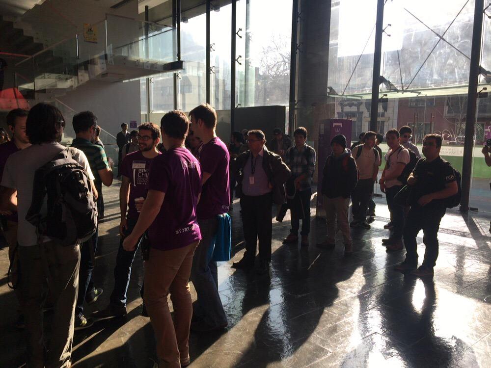 granguru's tweet image. desarrollardor chileno, levantate y participa en DevConChile en @USanSebastian |  Aprovechen #EnDevConCL