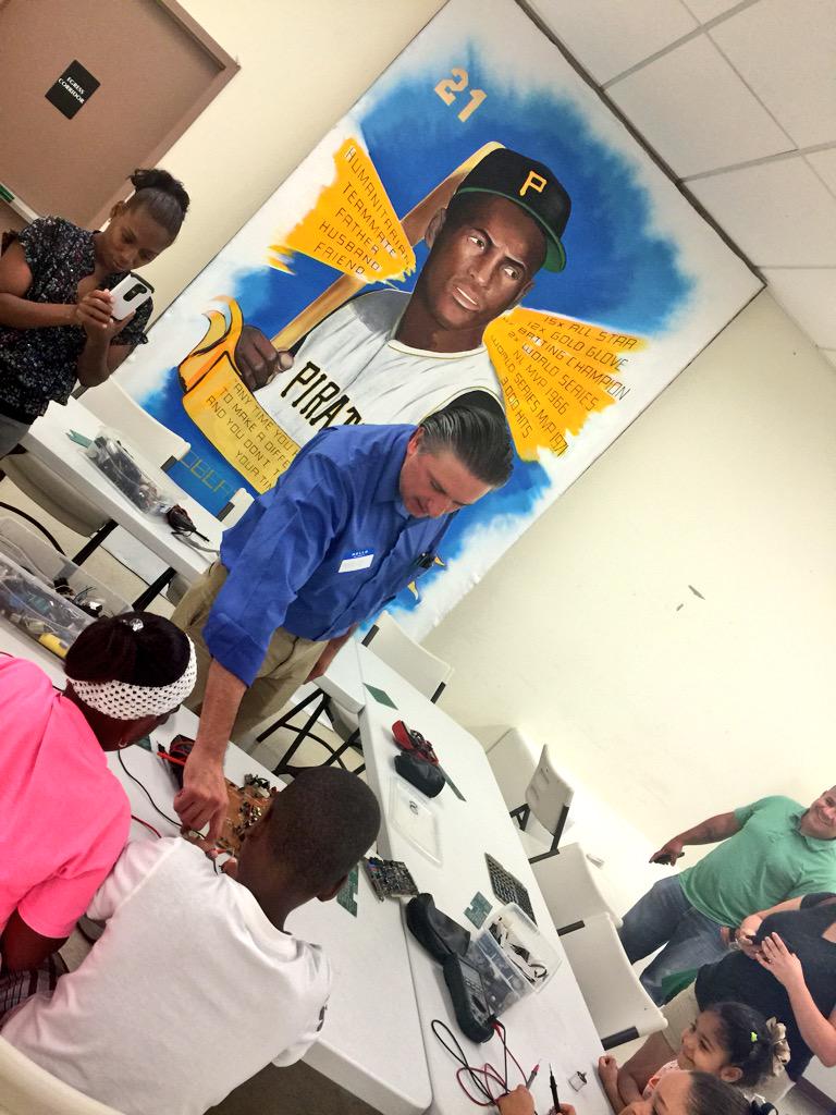 DeputyMayorJQ's tweet image. #CityofNewark #Mayor @rasjbaraka #BacktoSchoolprogram with Horizon Foundation and Santronics