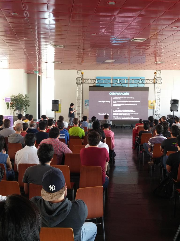 startupchile's tweet image. We are rocking in @DevConChile!! The biggest conference for #developers in #Chile #EnDevConCl