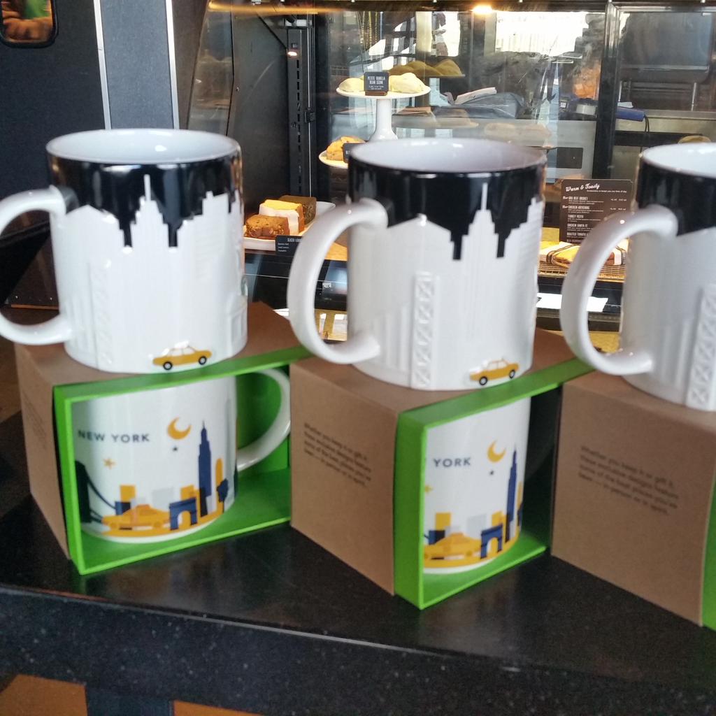 LeahDaughtry's tweet photo. Hello .@Starbucks. Can we get a #Brooklyn mug please? #BoroughOfKings http://t.co/5XrhlcLdMs