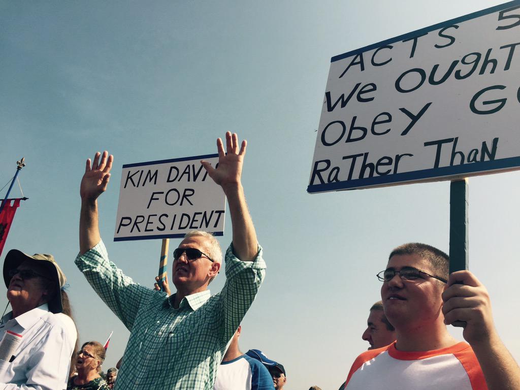 Large crowds turn out for pro Kim Davis rally PHOTOS