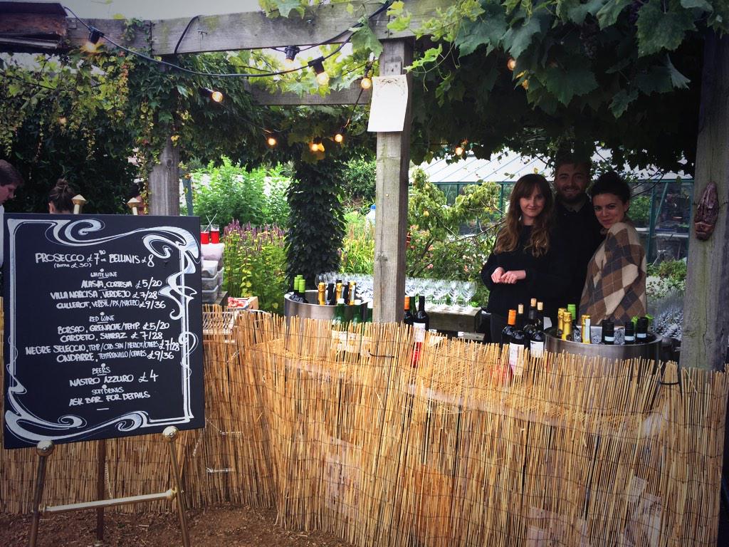 SaltYardEvents's tweet photo. Pop up bar ready for our #phoenixBBQ with @sipsmith @phoenix_FLAME13 http://t.co/1JO63mUZPf